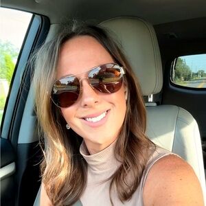 Meet your Posher, Lori